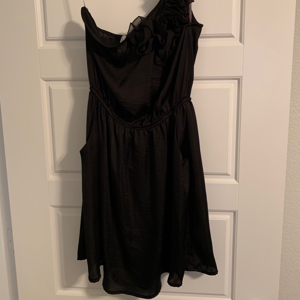 One shoulder dress